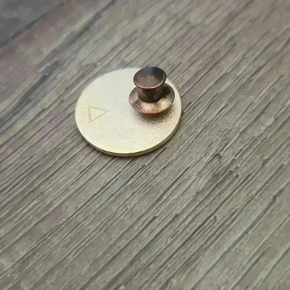 Mary Kay pin - Picture 2 of 3